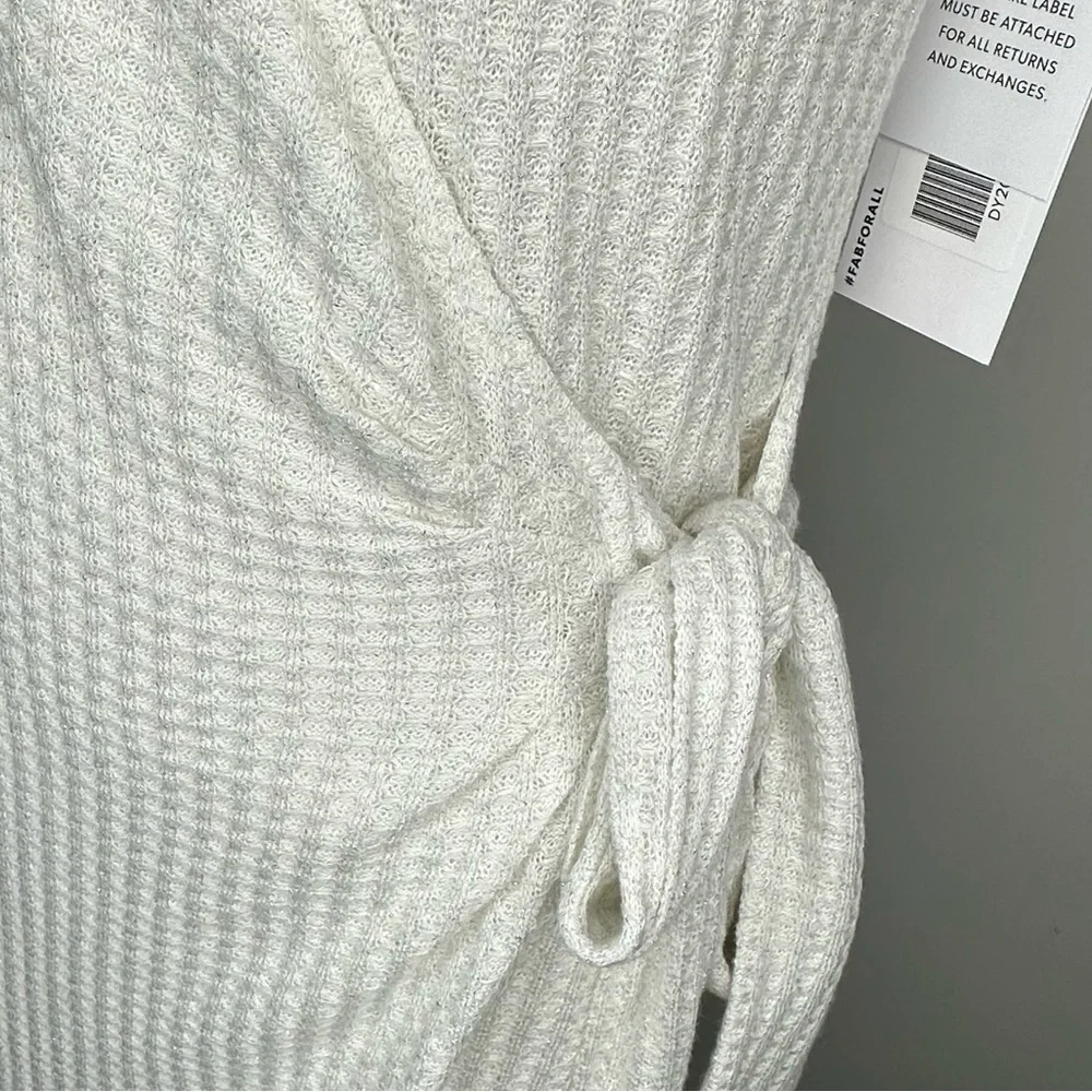 NWT JUSTFAB Sleeveless Wrap Cocktail Dress White / Silver Metallic Size Medium - Picture 9 of 11